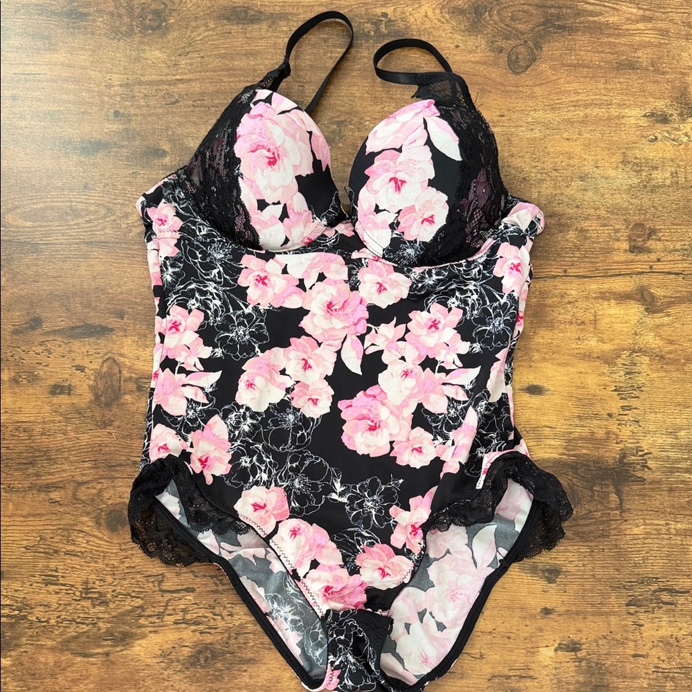 Jessica Simpson Black Floral Lace Trim Chemise with Pink Flowers